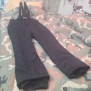 Unisex nylon snow pants/overalls Size XL In Great Shape